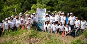 Colaboradores de institución plantan cientos de árboles en beneficio de varias comunidades